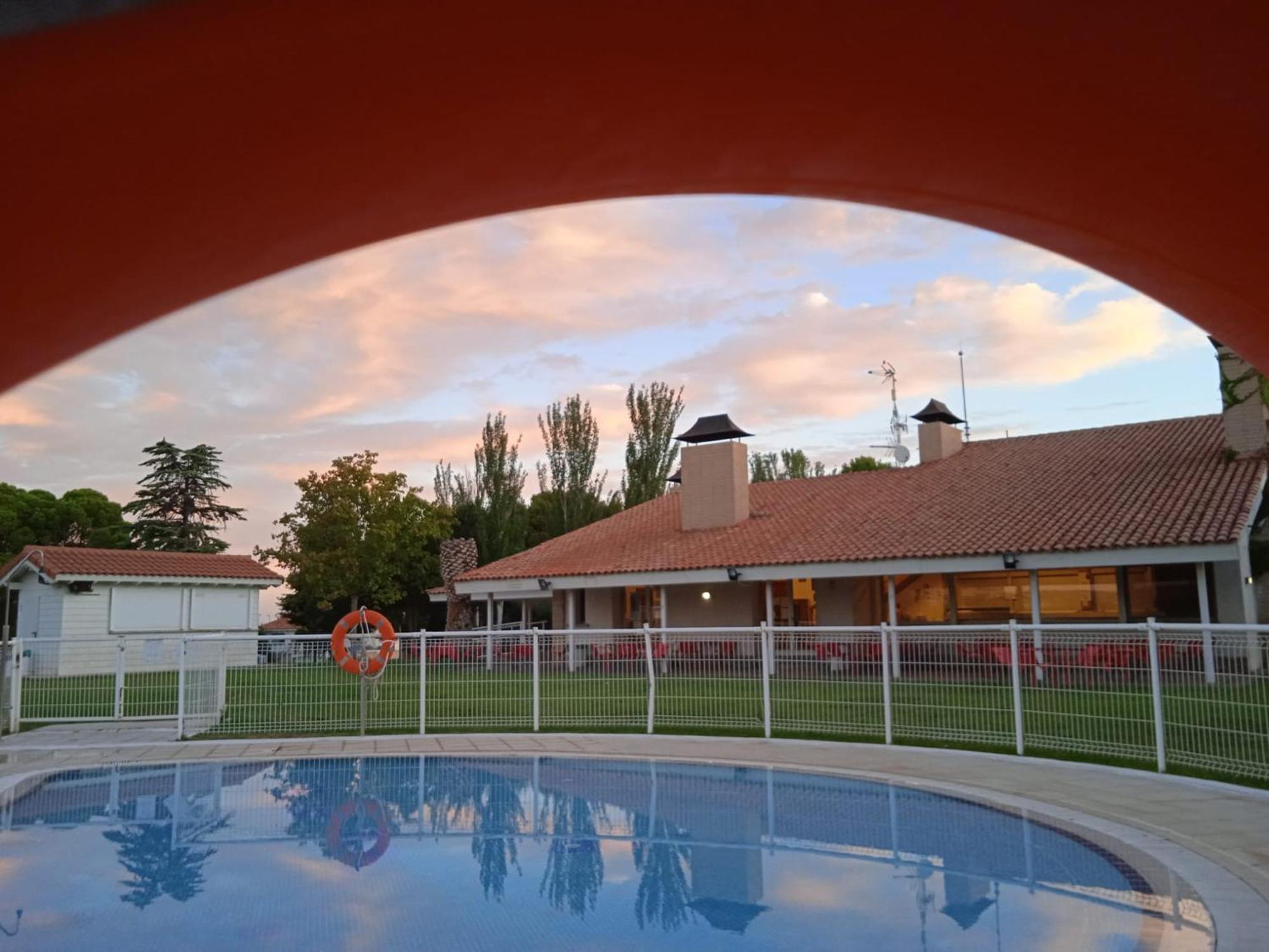 Albergue Zaragoza Camping Hostel
