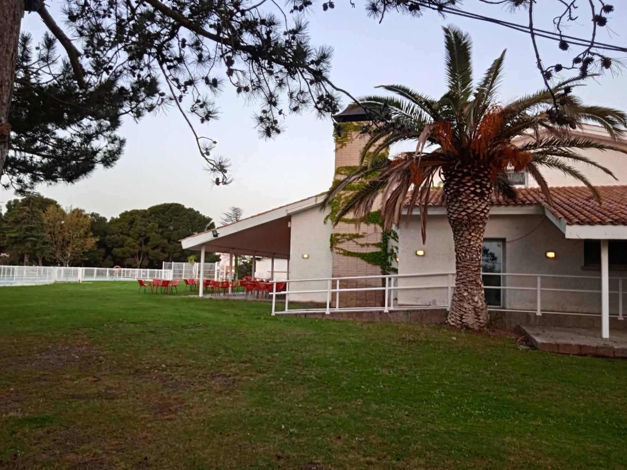 Albergue Zaragoza Camping Hostel *