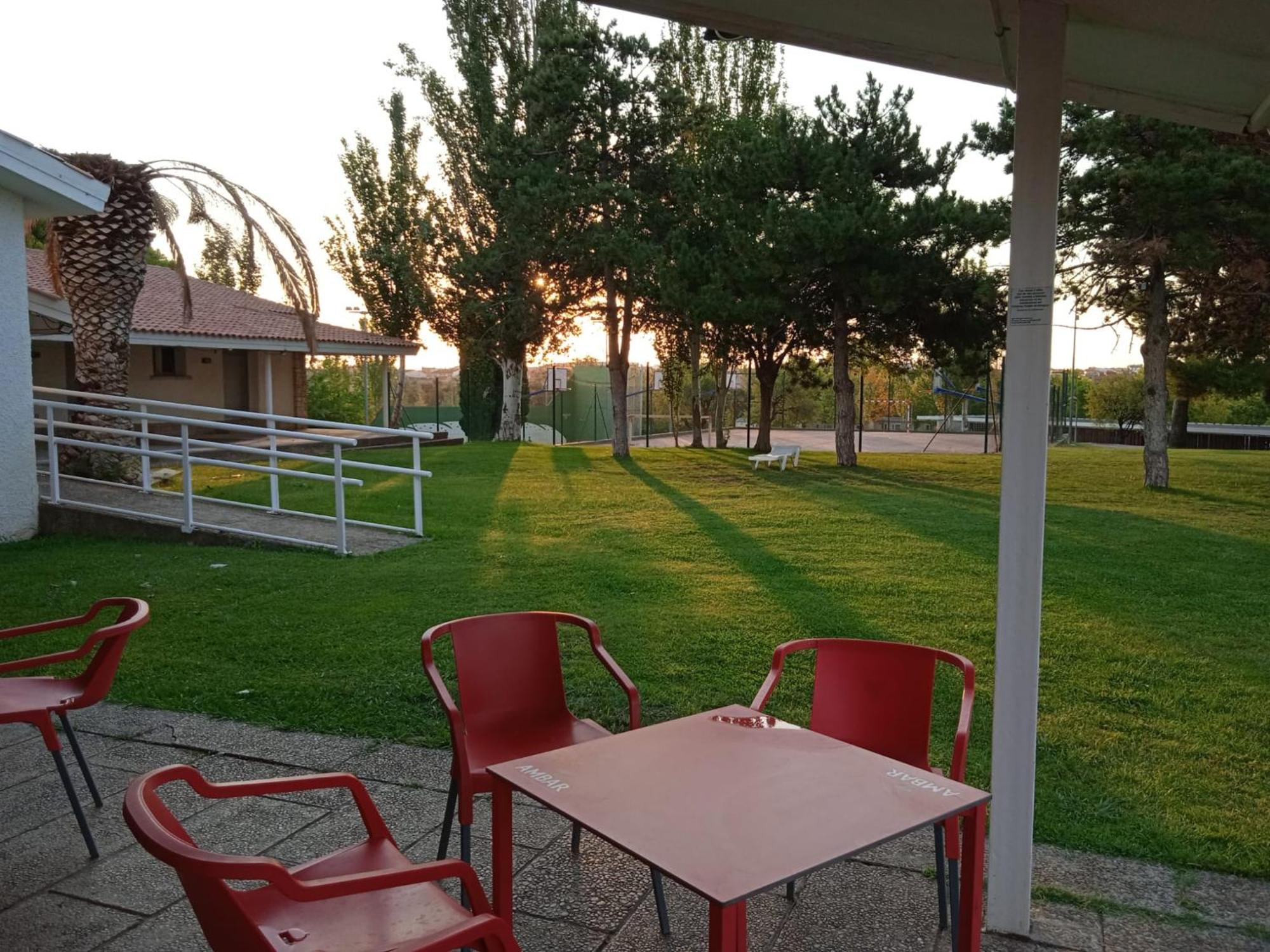Hostel Albergue Zaragoza Camping Saragossa