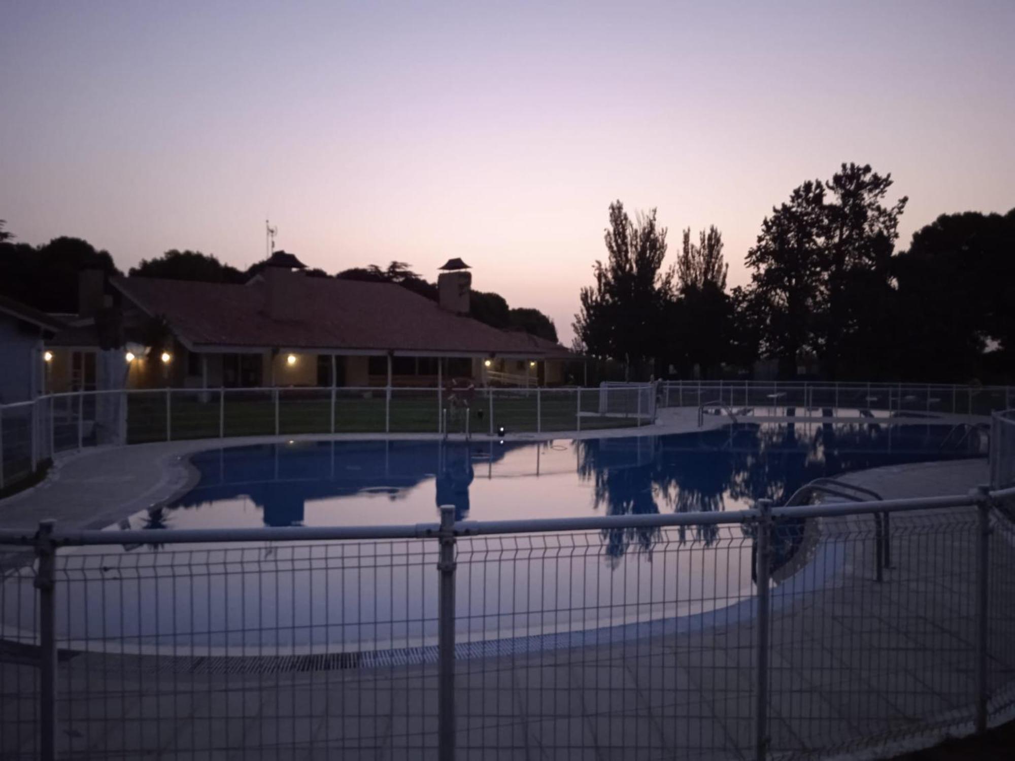 Albergue Zaragoza Camping Hostel *