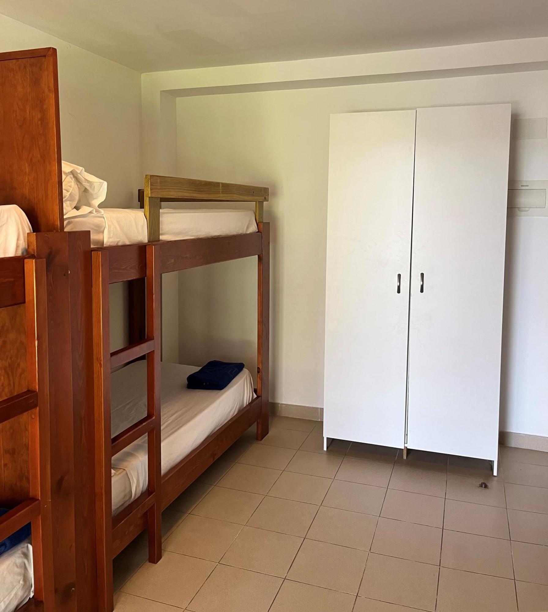 Hostel Albergue Zaragoza Camping