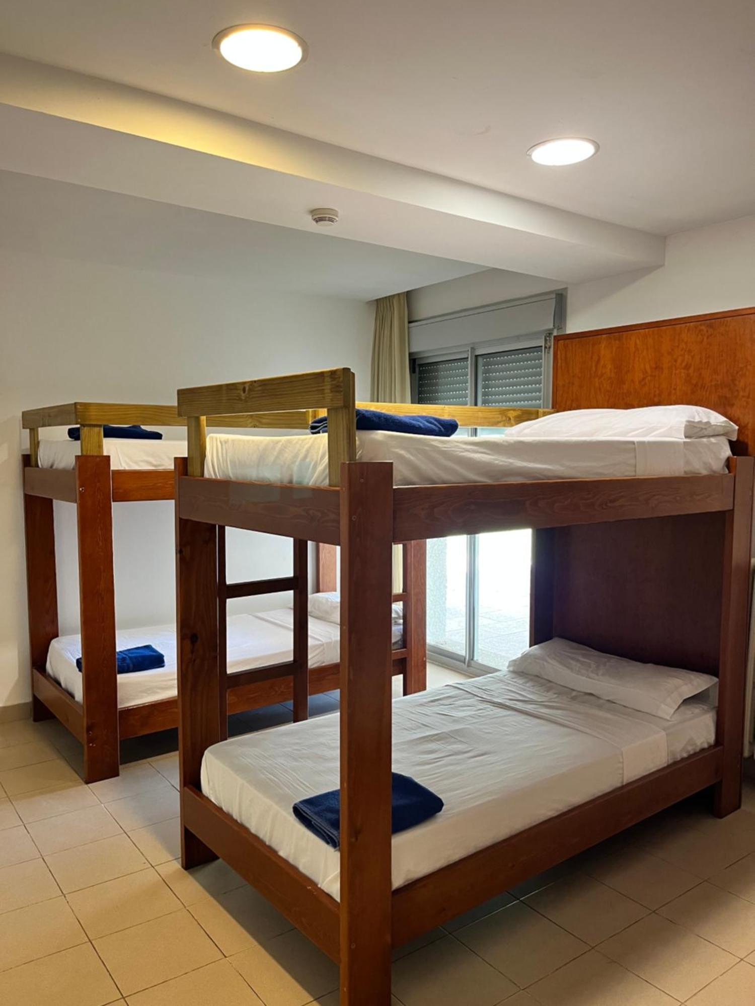Albergue Zaragoza Camping Hostel *